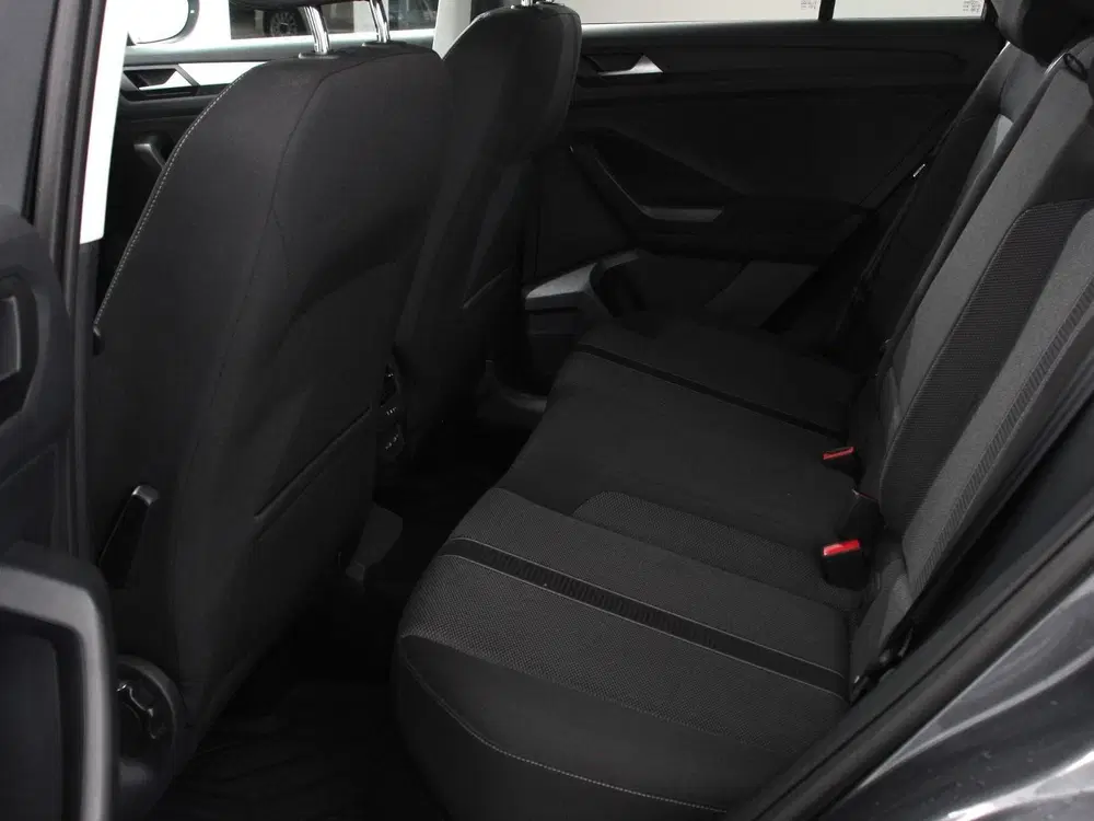 Volkswagen T-Roc 1.5 TSI 150pk DSG Life Navigatie Apple Car uit 2024, foto 11