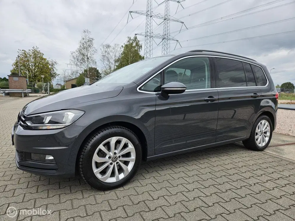 Volkswagen Touran 1.5 TSI Highline 7p uit 2021
