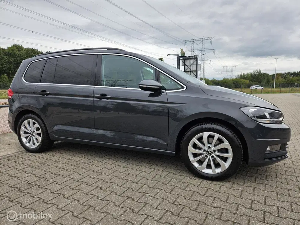 Volkswagen Touran 1.5 TSI Highline 7p uit 2021, foto 3