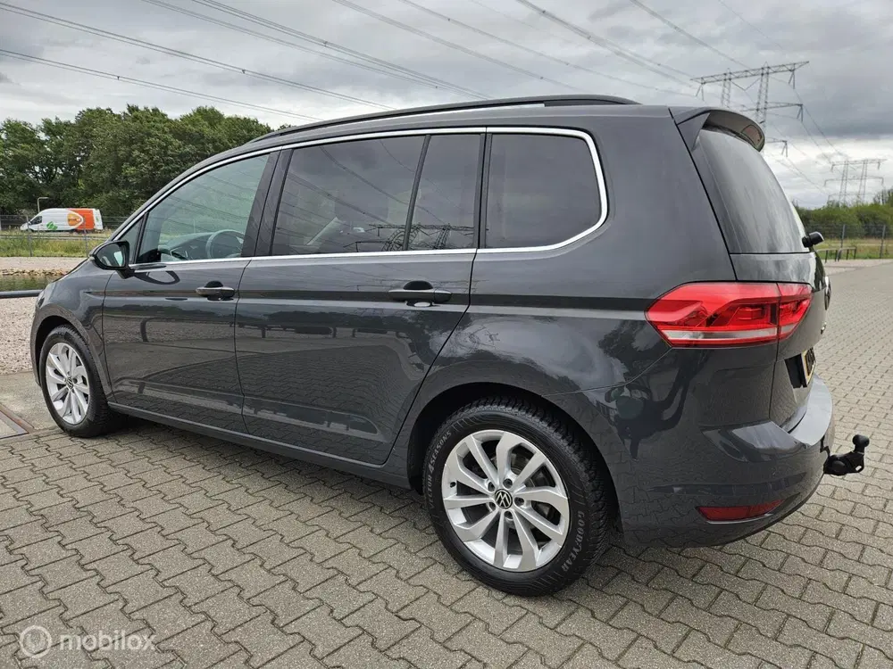 Volkswagen Touran 1.5 TSI Highline 7p uit 2021, foto 4
