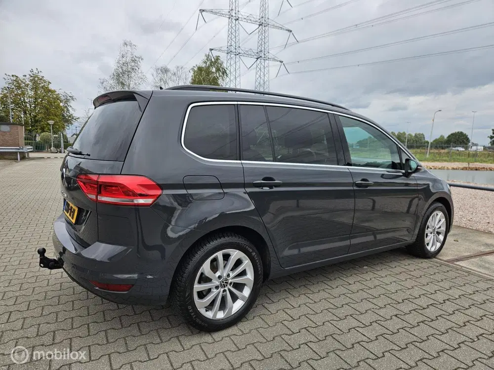 Volkswagen Touran 1.5 TSI Highline 7p uit 2021, foto 6