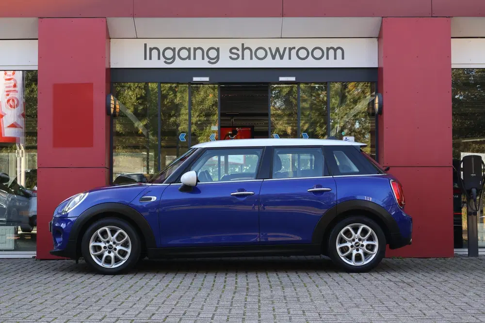 Mini Cooper 1.5 Cooper Pepper uit 2019, foto 2
