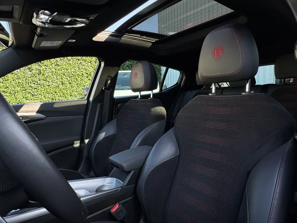 Alfa Romeo Tonale 1.5T Hybrid Veloce uit 2024, foto 6