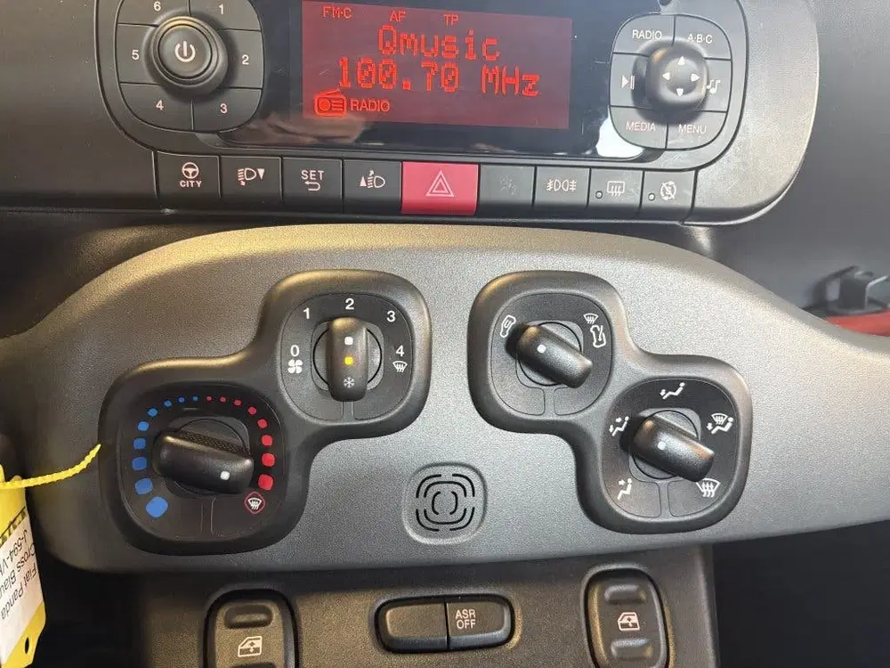 Fiat Panda 1.0 Hybr. City Cross uit 2020, foto 15