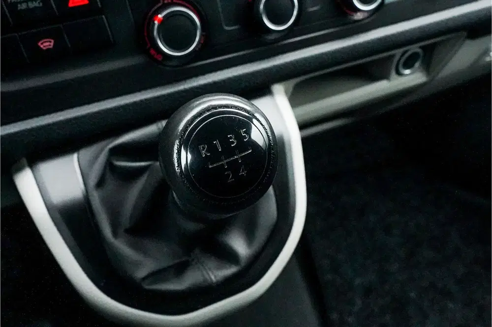 Volkswagen Transporter 2.0 TDI L1H1 Comfortline uit 2019, foto 13