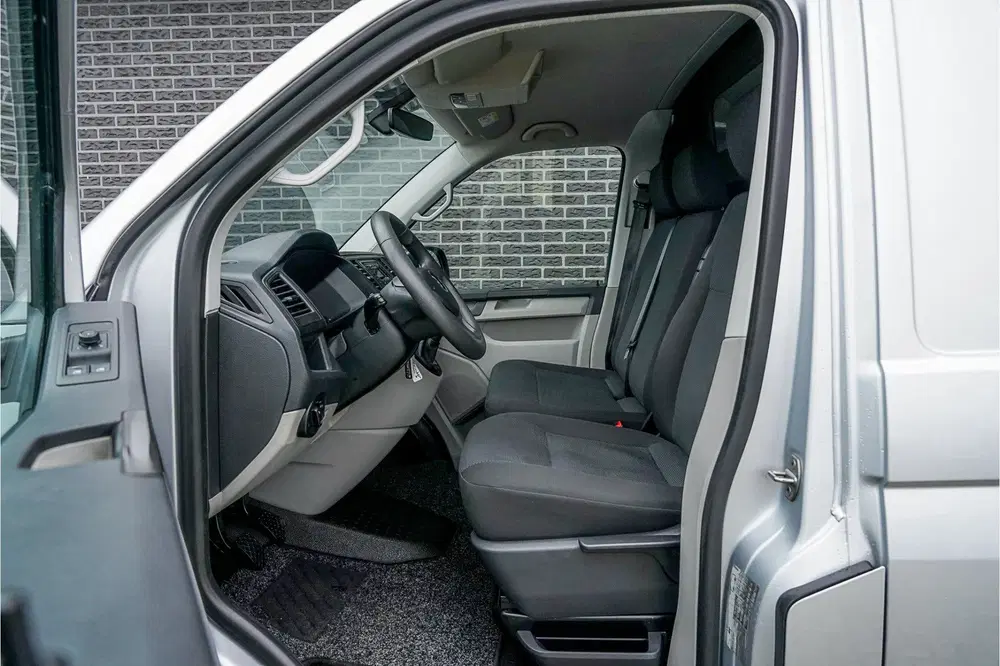 Volkswagen Transporter 2.0 TDI L1H1 Comfortline uit 2019, foto 9