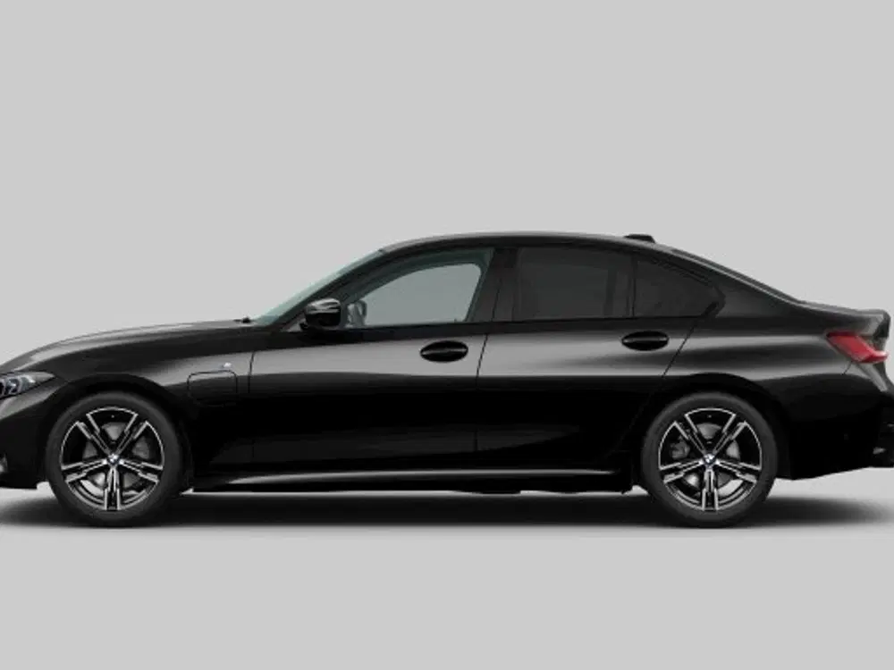 BMW 3-serie 330e M-Sport uit 2025, foto 4