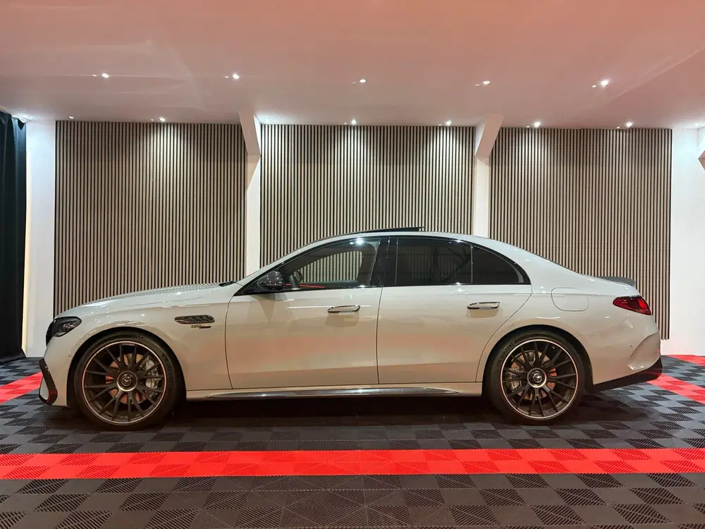 Mercedes-Benz E-Klasse AMG 53 4MATIC+ Edition 1 Carbon uit 2025, foto 10