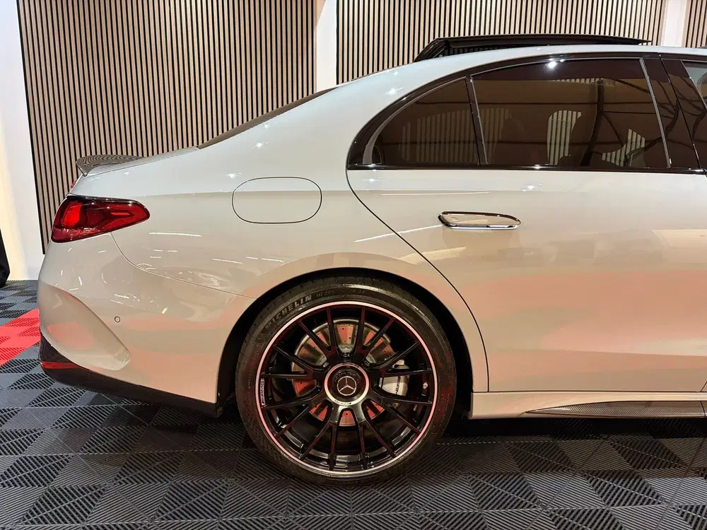 Mercedes-Benz E-Klasse AMG 53 4MATIC+ Edition 1 Carbon uit 2025, foto 4