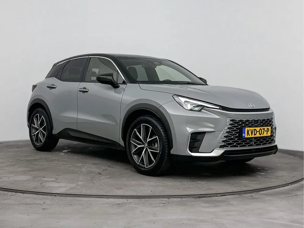 Lexus LBX 1.5 Emotion 2WD uit 2024, foto 12