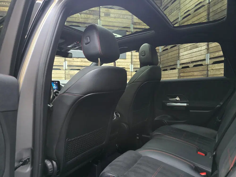 Mercedes-Benz B-Klasse 200 Business Solution AMG Pano Navi C uit 2020, foto 7