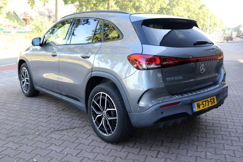 Mercedes-Benz EQA 250 AMG Line 67 kWh Pano Memory 19 Inch uit 2021, foto 4