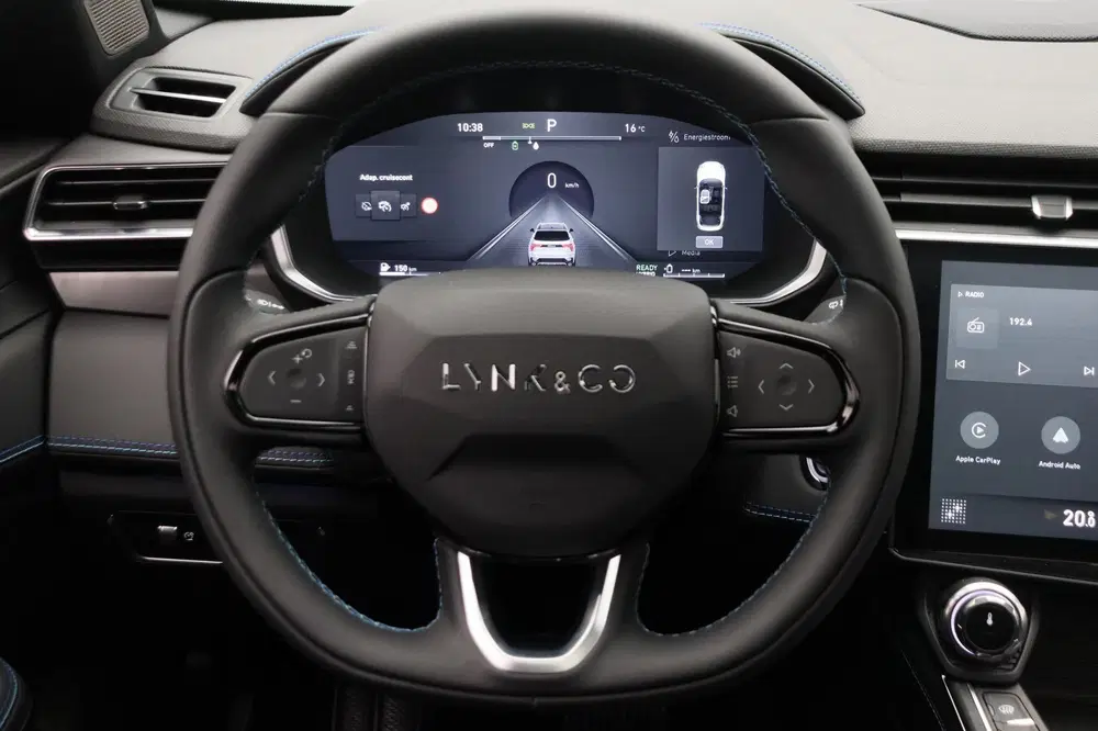 Lynk & Co 01 261PK Plug-in Hybrid *Zwarte Hemel* Stuurw uit 2024, foto 15