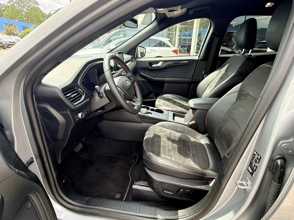 Ford Kuga 2.5 PHEV ST-Line X uit 2023, foto 4