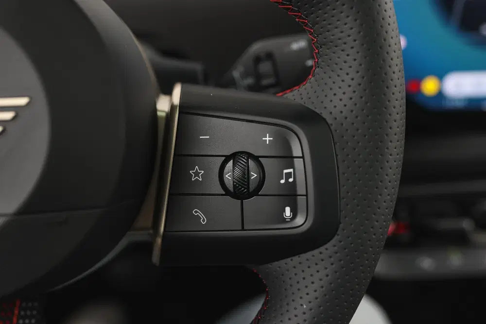 Mini Hatchback Cooper E uit 2025, foto 12