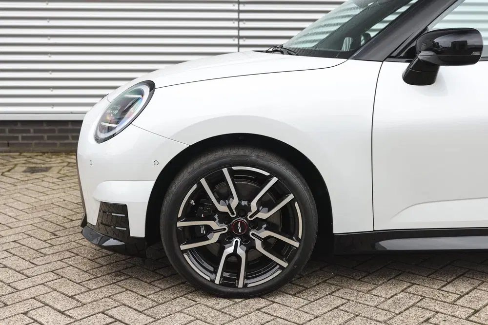 Mini Hatchback Cooper E uit 2025, foto 4