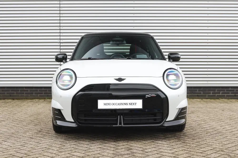 Mini Hatchback Cooper E uit 2025, foto 5