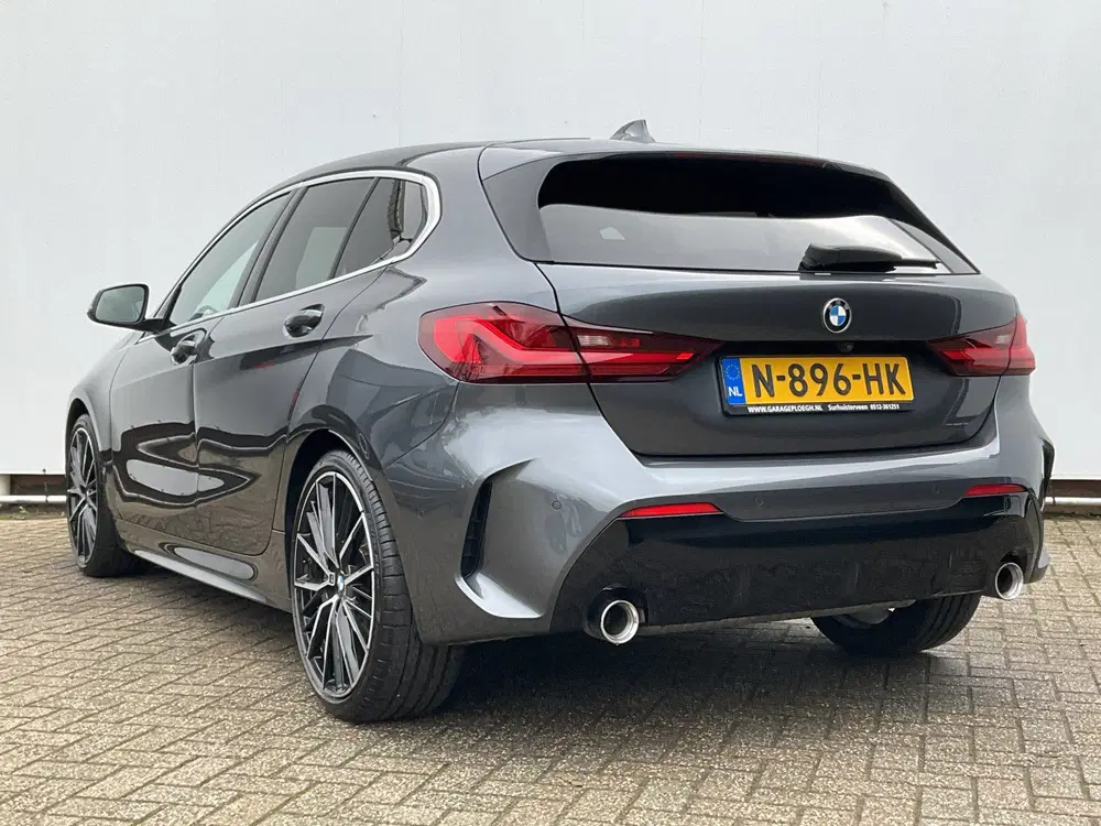 BMW 1-serie 120i M-Sport Automaat Pano.dak Leer Stoel uit 2021, foto 2