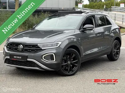 Volkswagen T-Roc 1.5 TSI DSG PANO IQ LANE KEYLESS TREKHAAK uit 2023
