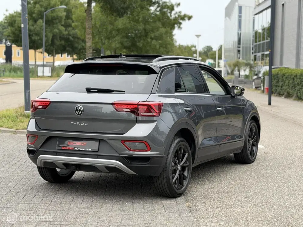 Volkswagen T-Roc 1.5 TSI DSG PANO IQ LANE KEYLESS TREKHAAK uit 2023, foto 12