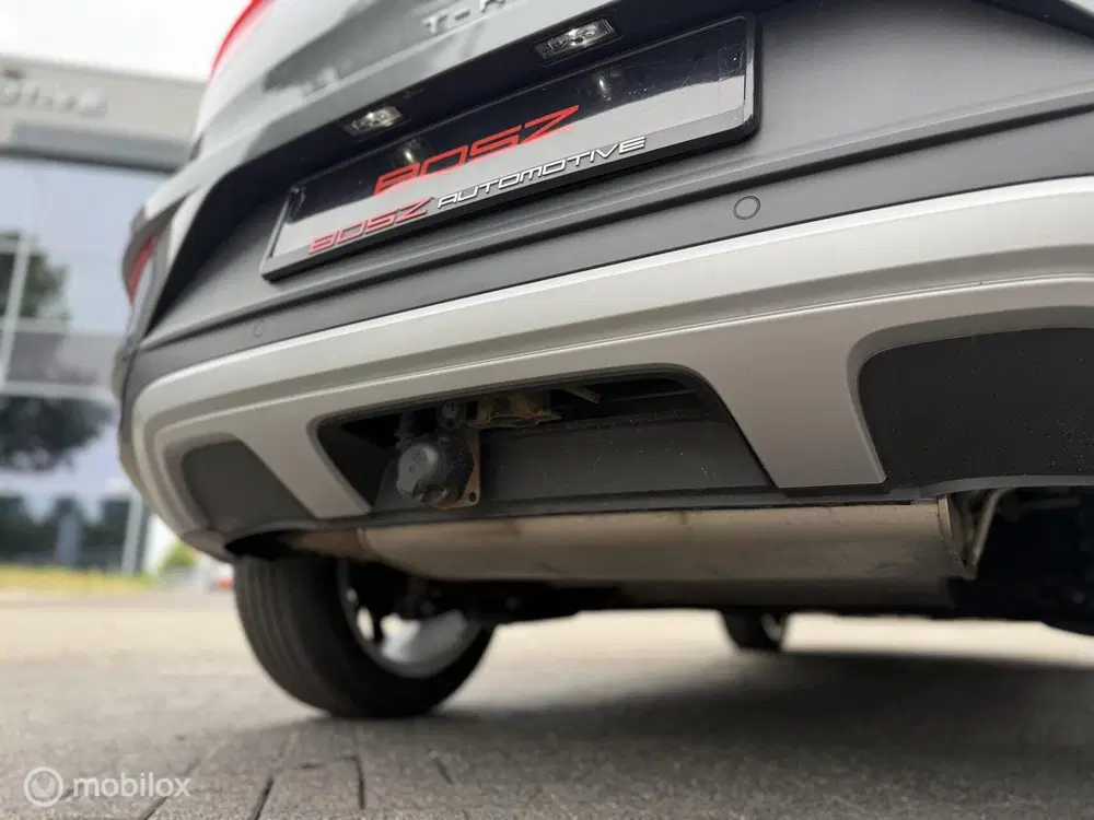 Volkswagen T-Roc 1.5 TSI DSG PANO IQ LANE KEYLESS TREKHAAK uit 2023, foto 14