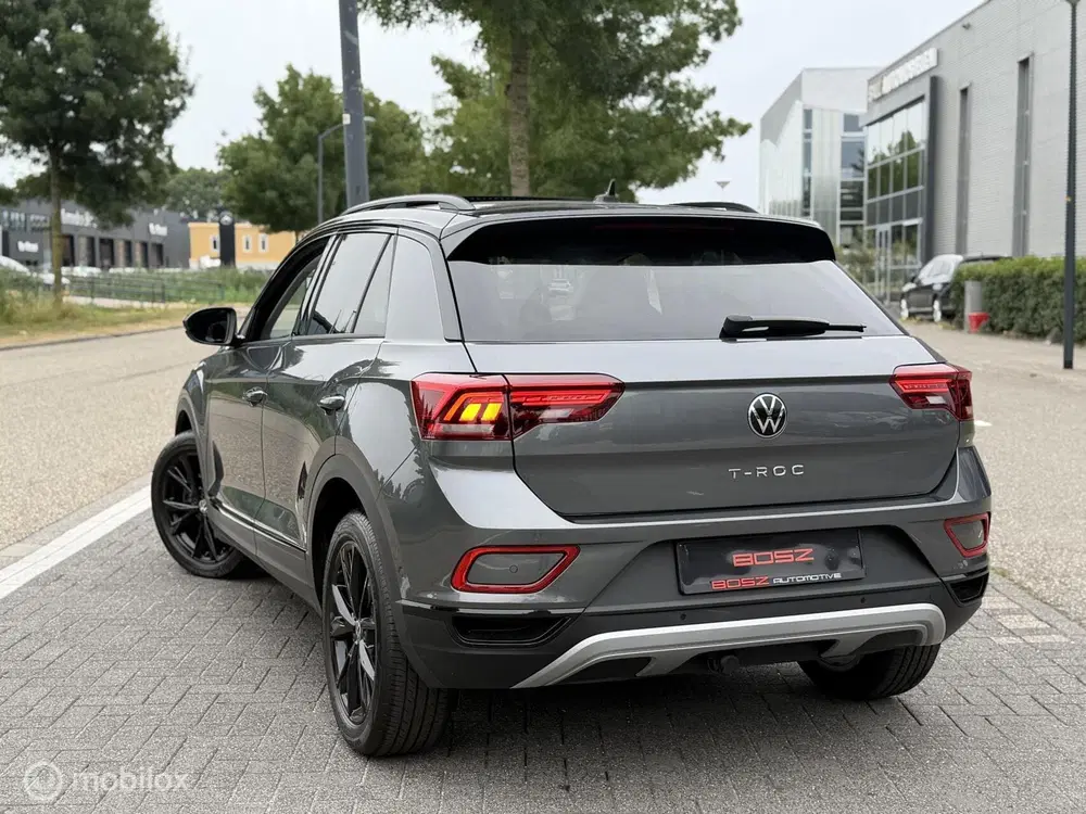 Volkswagen T-Roc 1.5 TSI DSG PANO IQ LANE KEYLESS TREKHAAK uit 2023, foto 3
