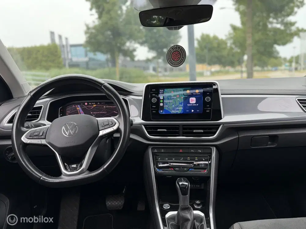 Volkswagen T-Roc 1.5 TSI DSG PANO IQ LANE KEYLESS TREKHAAK uit 2023, foto 4