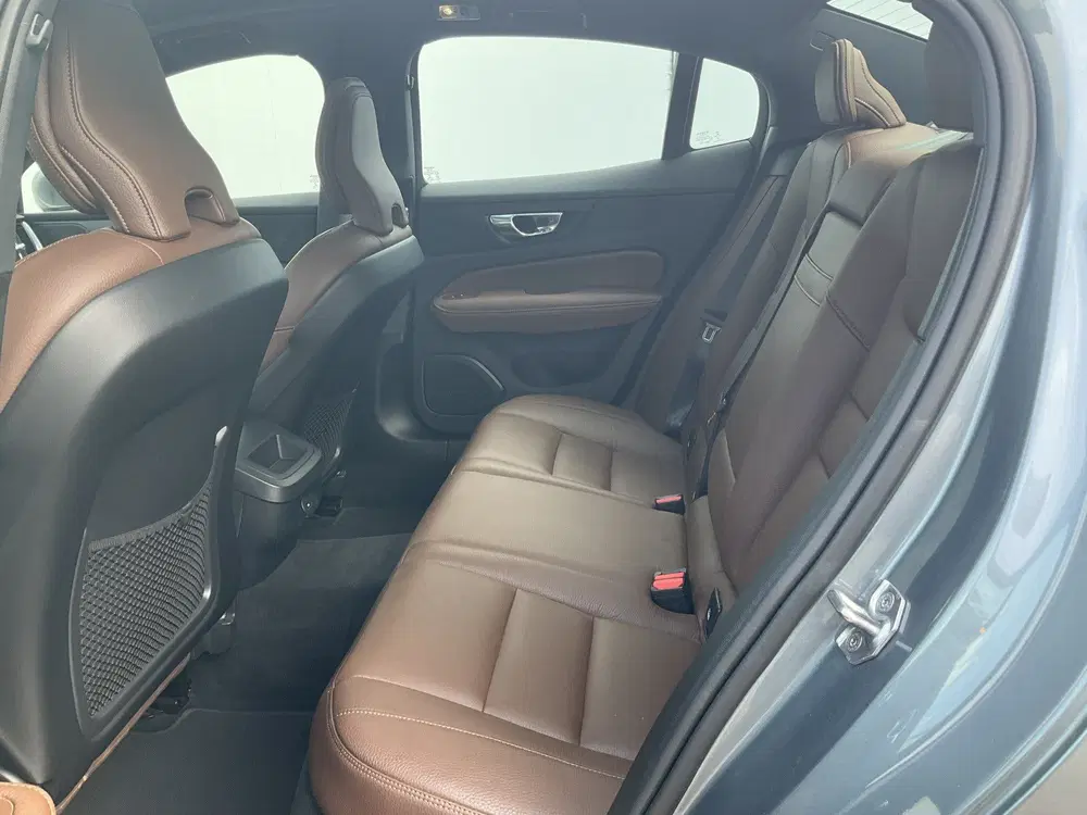 Volvo S60 2.0 B3 Inscription CrystalPook Pano H&K Le uit 2021, foto 11