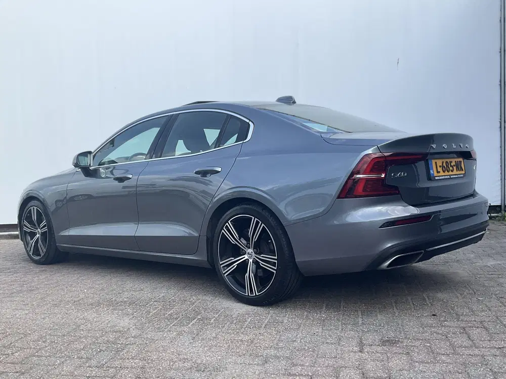 Volvo S60 2.0 B3 Inscription CrystalPook Pano H&K Le uit 2021, foto 2