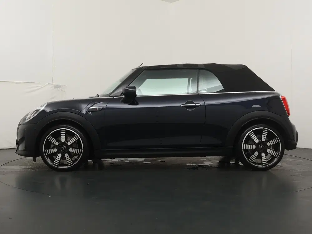 Mini Cabrio Cooper S Yours uit 2023, foto 12