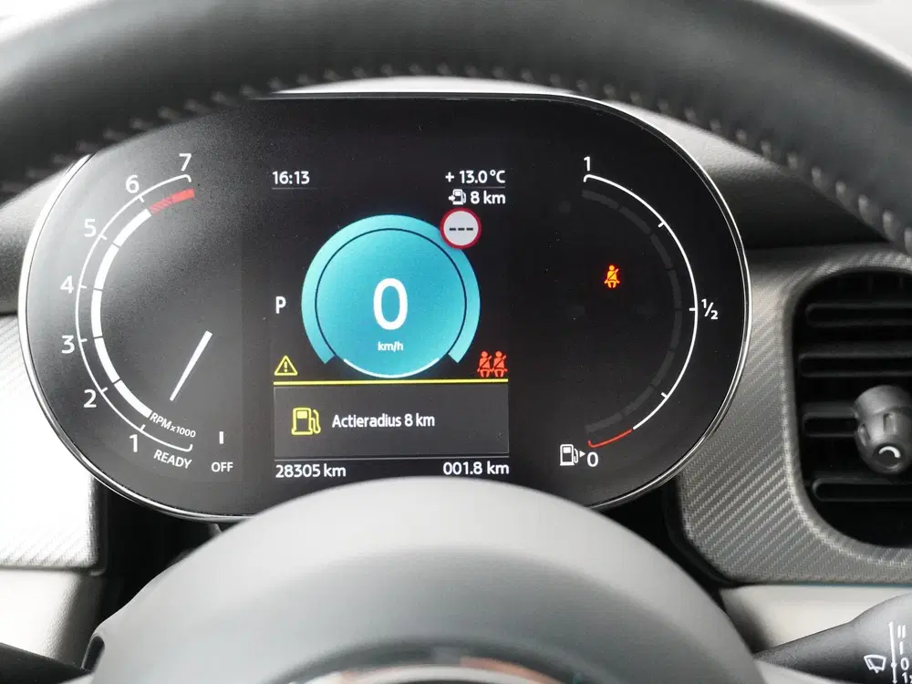 Mini Cabrio Cooper S Yours uit 2023, foto 3