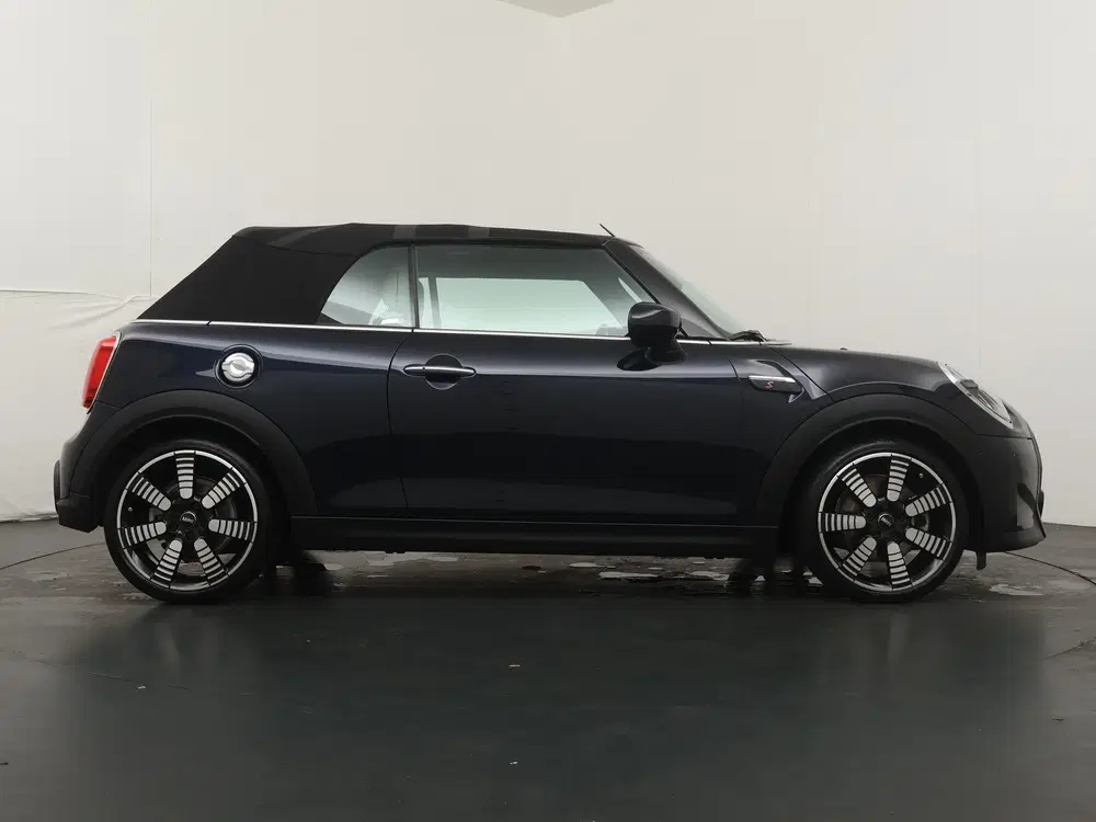 Mini Cabrio Cooper S Yours uit 2023, foto 8