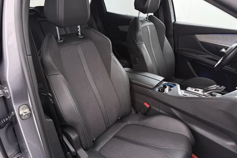 Peugeot 3008 1.2T 131 PK Aut. GT Black-Pack Camera 19'L uit 2022, foto 15