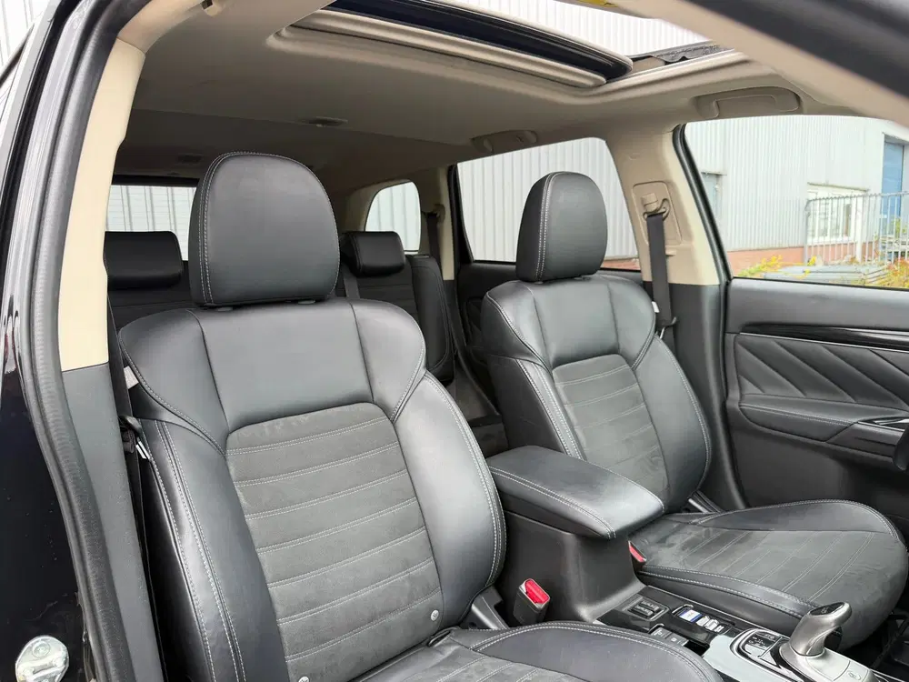 Mitsubishi Outlander 2.4 PHEV Intense Plus uit 2019, foto 12