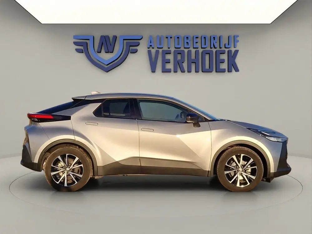 Toyota C-HR 1.8 Hybrid 140 Dynamic uit 2024, foto 10