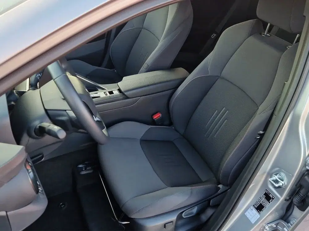 Toyota C-HR 1.8 Hybrid 140 Dynamic uit 2024, foto 12