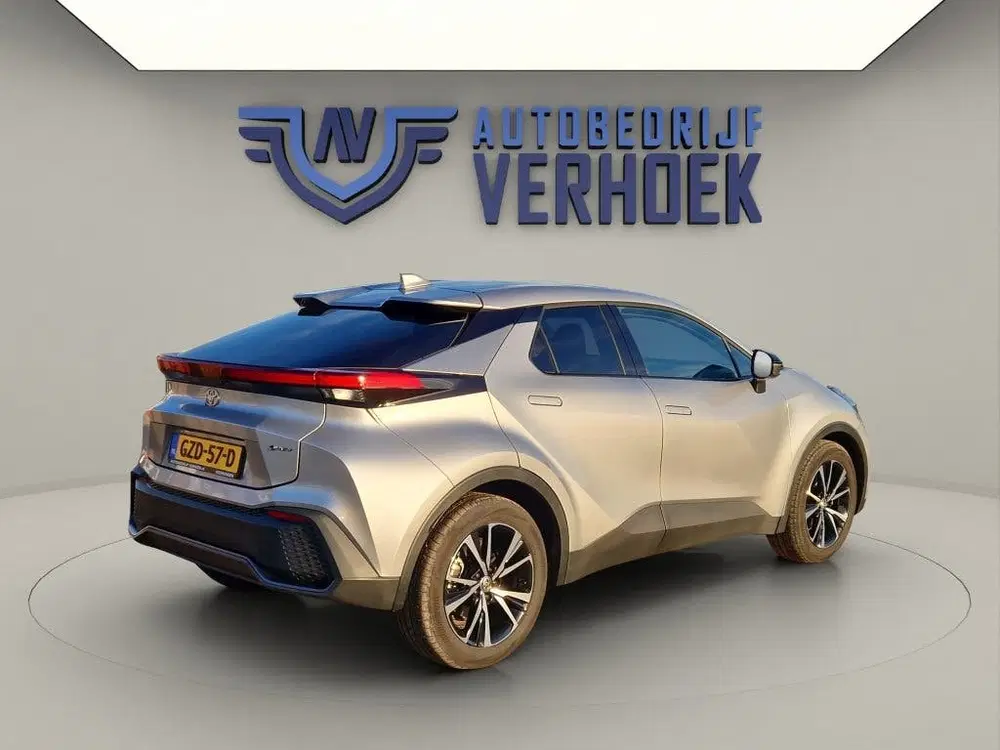 Toyota C-HR 1.8 Hybrid 140 Dynamic uit 2024, foto 9