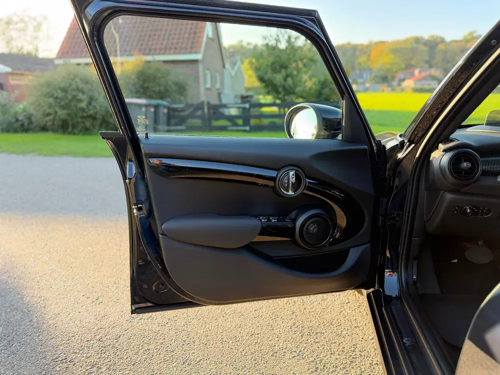 Mini Cooper 1.5 Cooper 60 Years Edition uit 2020, foto 11