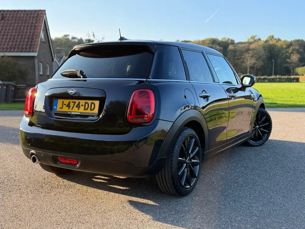 Mini Cooper 1.5 Cooper 60 Years Edition uit 2020, foto 3