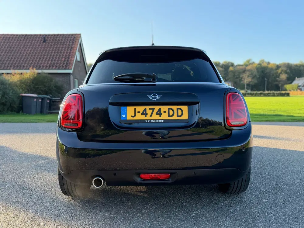 Mini Cooper 1.5 Cooper 60 Years Edition uit 2020, foto 6