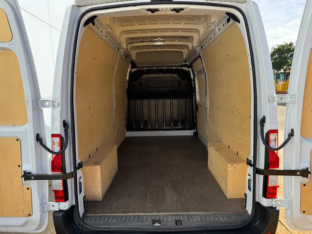 Renault Master L3H3 LED Cruise Control Airco Bluetooth uit 2024, foto 13