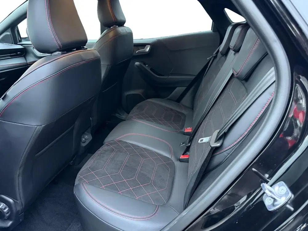 Ford Puma 1.0 EcoBoost Hybrid ST-Line X uit 2025, foto 13