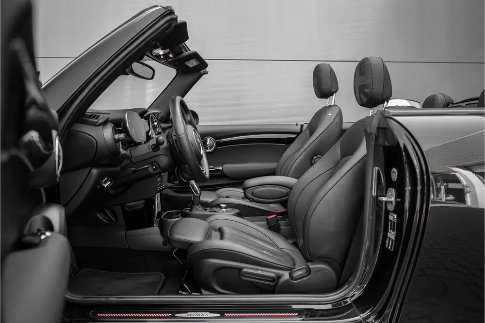 Mini Cabrio 2.0 John Cooper Works HUD H&K ACC Stuurwie uit 2022, foto 4