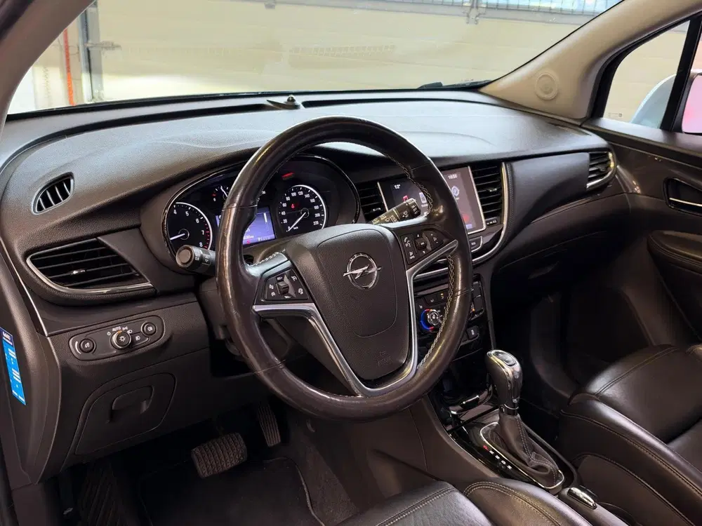 Opel Mokka 1.4 Turbo Innovation Pano uit 2019, foto 2