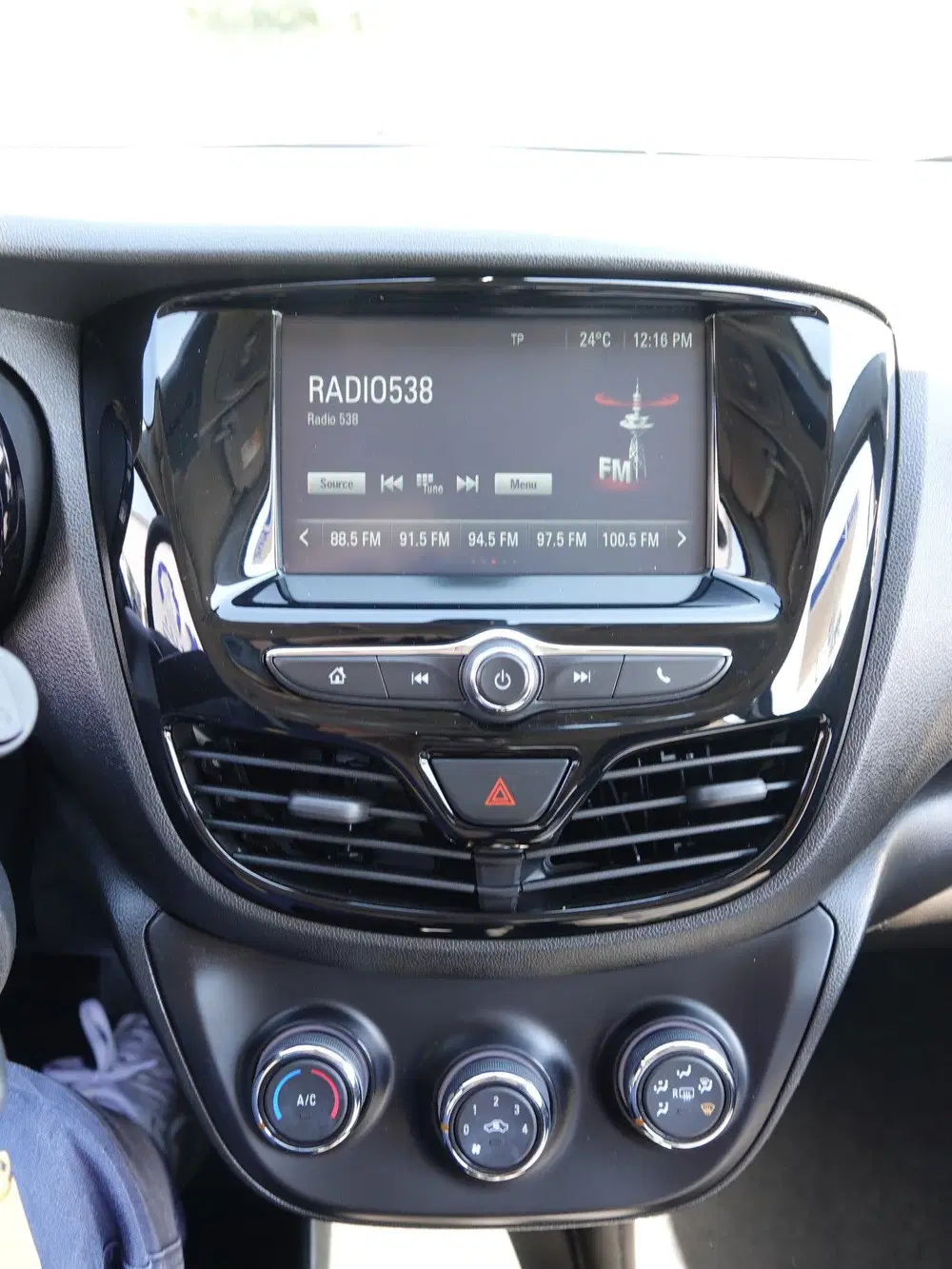 Opel Karl 1.0 ecoFLEX 120 Jaar Edition LMV uit 2019, foto 15