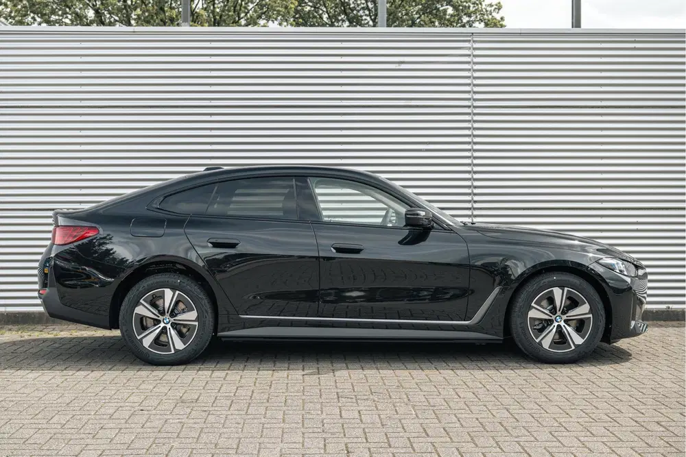 BMW i4 eDrive40 Gran Coupe Pure Edition uit 2026, foto 3