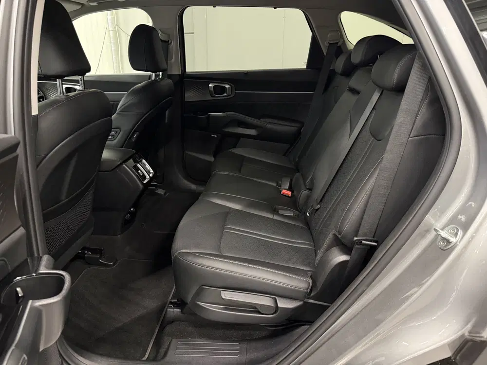Kia Sorento 1.6 T-GDI Plug-in Hybrid 4WD ExecutiveLine uit 2023, foto 13