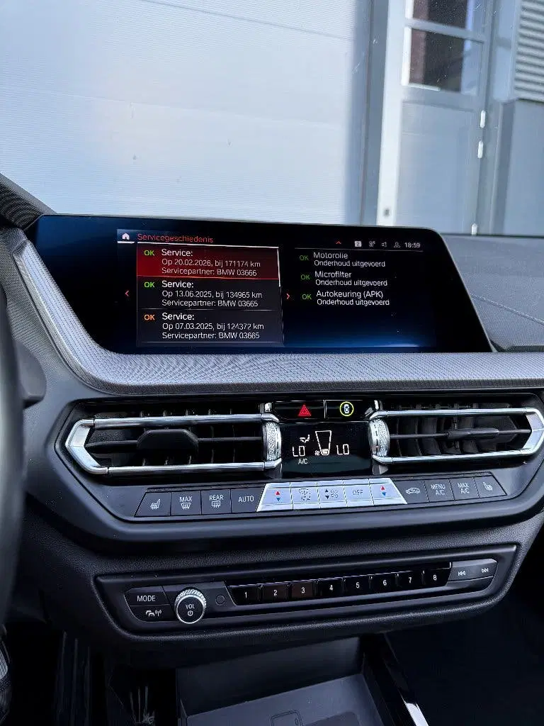 BMW 1-serie 120i Business Edition + uit 2022, foto 15