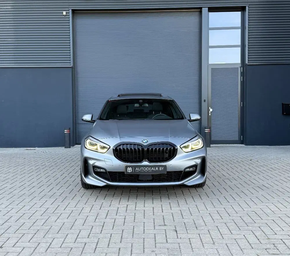 BMW 1-serie 120i Business Edition + uit 2022, foto 2
