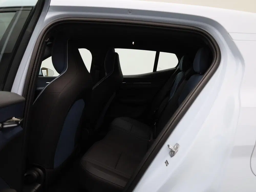Volvo EX30 Single Motor Extended Range Core uit 2024, foto 10